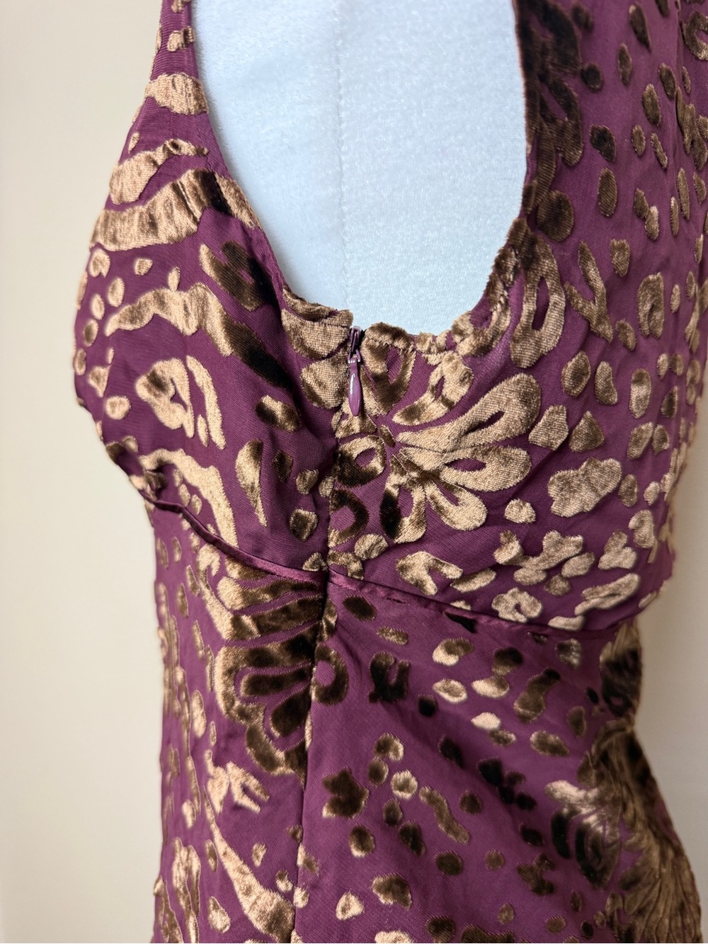 Reba Vintage Burgundy and Gold Velvet-Print V-Neck Silk Camisole Size 8 - Picture 6 of 9